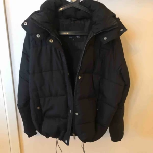  - Dunjacka från lager157, sparsamt använd. Skön och snygg 💫 köparen betalar frakt 