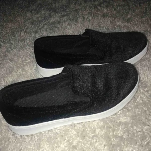  - skor från Duffy, använda på en skolavslutning