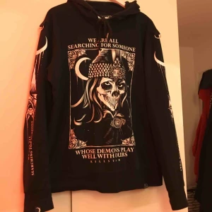  - Asball hoodie från killstar som är använd ca 2 gånger, nypris 599kr🌟