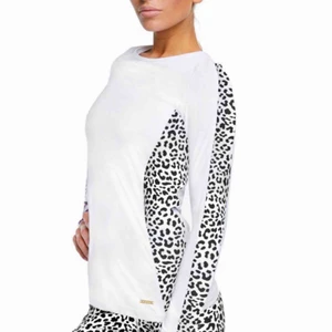  - Träningströja från stronger! Finns inte längre att köpa, är knappt använd. 