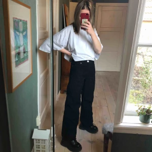  - I don’t know the size, wear it with an xs/s