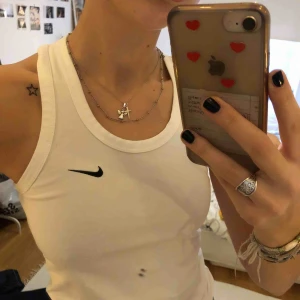  - Vitt nikelinne i superfint skick!😇