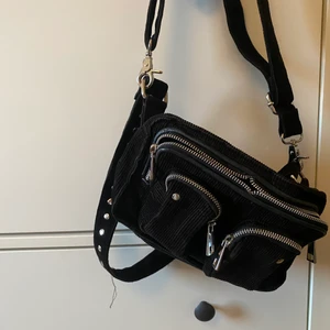 Nunoo väska - Skitsnygg trendig väska