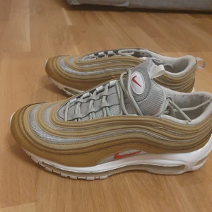 Nike air - Nike air Storlek 42,5, använt 2 månader