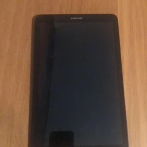 SAMSUNG Surfplatta - Ny sick, knappt använd. 