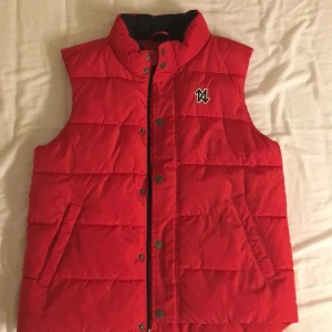 Väst  - En väst som inte kommer till användning:)