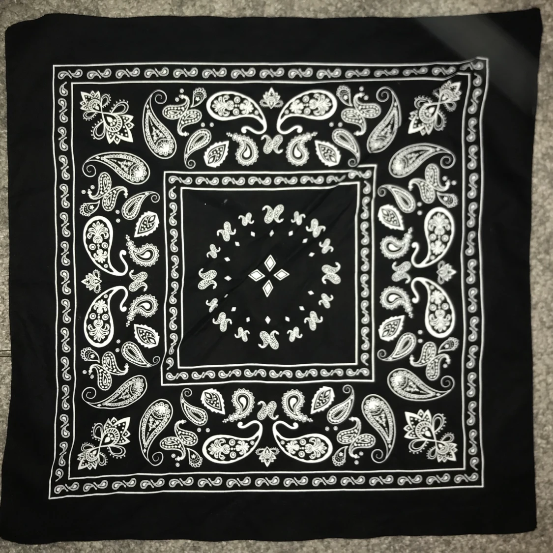 Svart bandana - 90