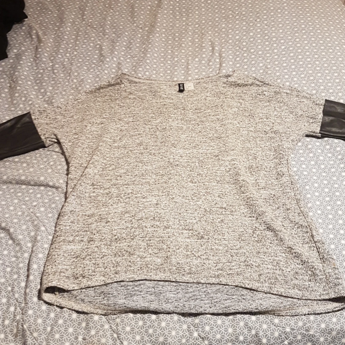 En tröja med fake skin.