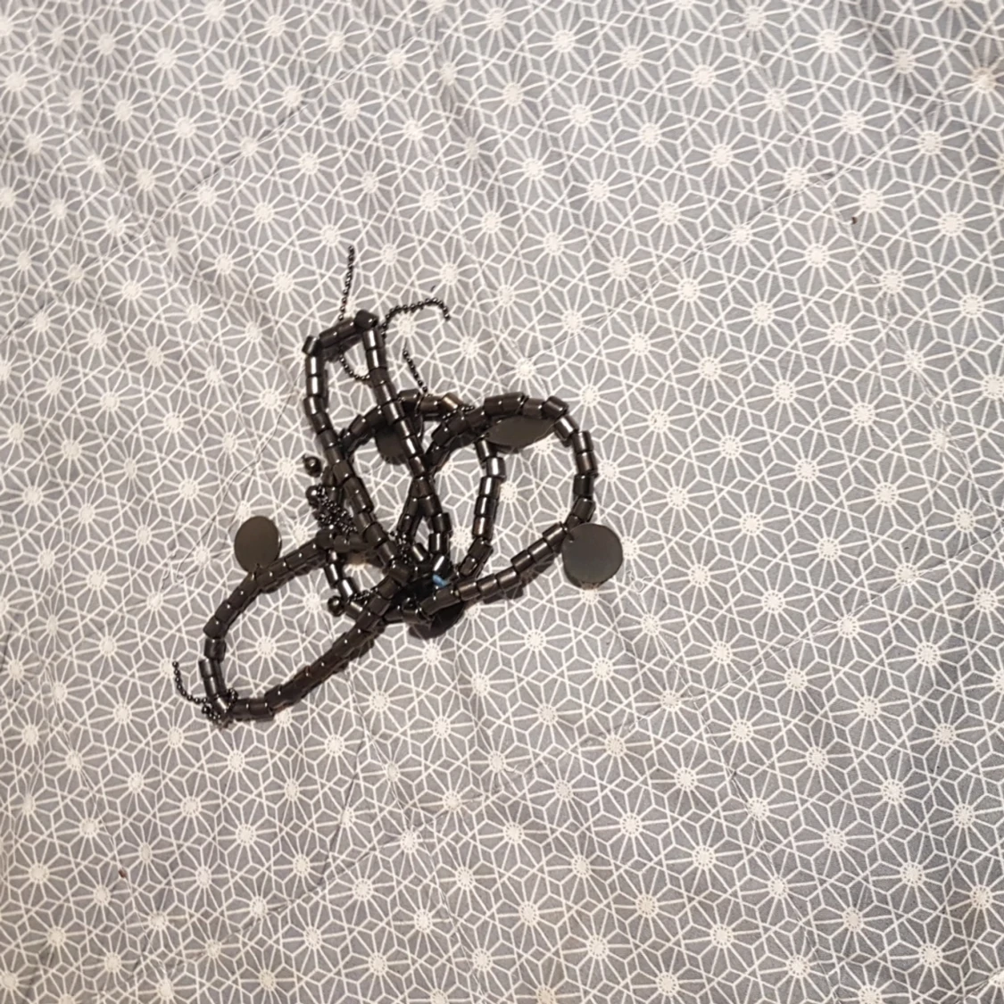 Ett svart vanligt armband - 90