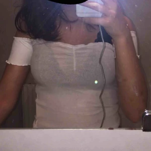  - Stretchig tröja från New yorker! Väldigt skön! Säljs pågrund av inte min stil, ALDRIG använd! 