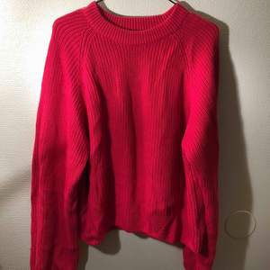 Rödrosa stickad tröja från Gina Tricot 💗 fint skick, mindre i storleken 