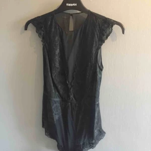  - Body från Lindex, frakt tillkommer 💃🏼💃🏼