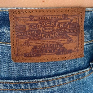  - Blåa bootcut jeans från Crocker I fint skick