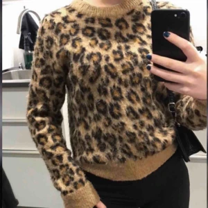  - Säljer denna sköna tröja för 80kr, använt ett fåtal gånger.
