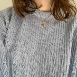  - Fin blå/grå tjocktröja i mjukt material. Jag är st S