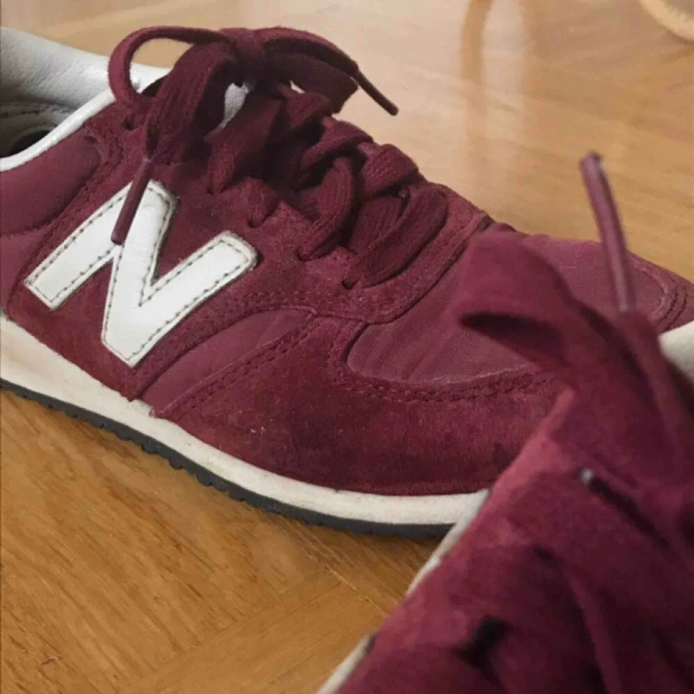 Jättefina New Balance i bra skick, inte använda mycket. . Skor.