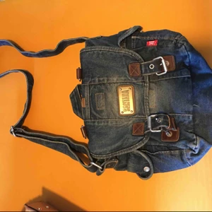  - Jeans väska
