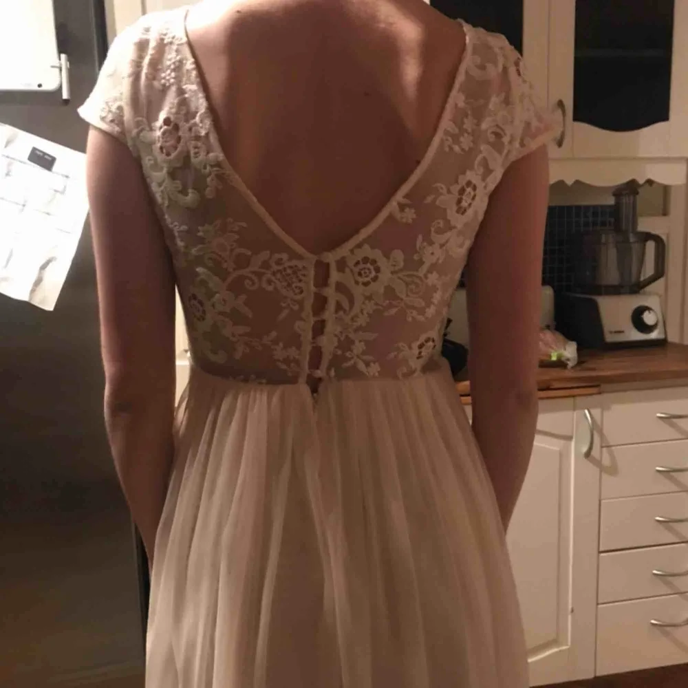Super fin klänning använd på skolavslutning och bröllop! Storlek s . Klänningar.
