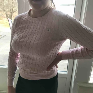  - Klassisk cabel stickad Gant tröja. Frakt tillkommer