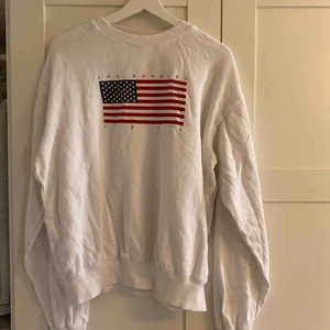  - Oversized tröja från brandy melville använd 2 gånger jätte mysig och stor!