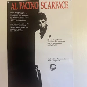Scarface poster - Poster i jättefint skick. Kan gå ner i pris vid snabb affär. Möts upp i göteborg eller skickar, köparen står för frakten ✨