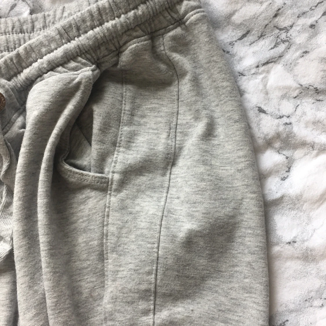 Gråa mjukisbyxor storlek 34 - 90