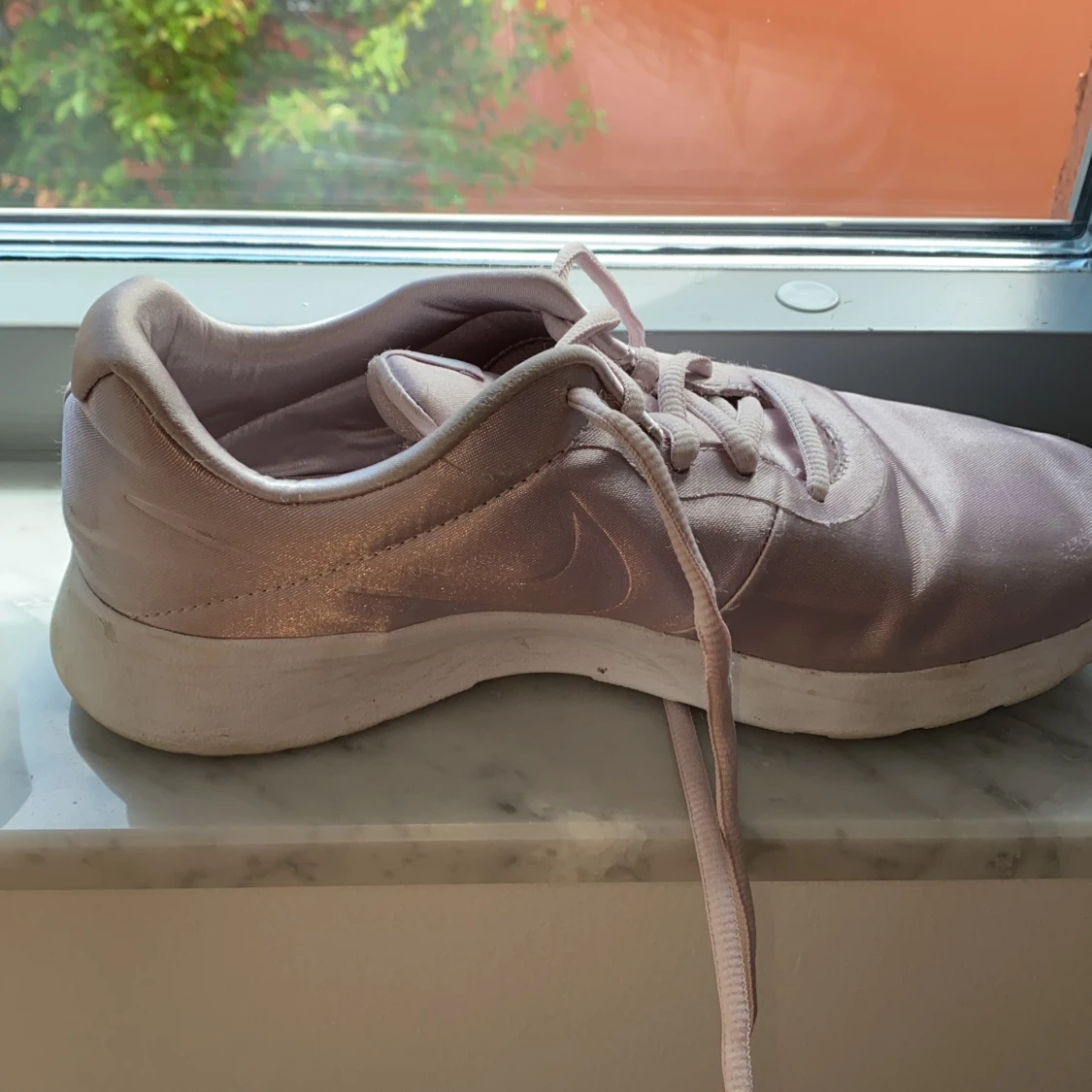 Nike skor i rosa silke, strl 38.5 - 90
