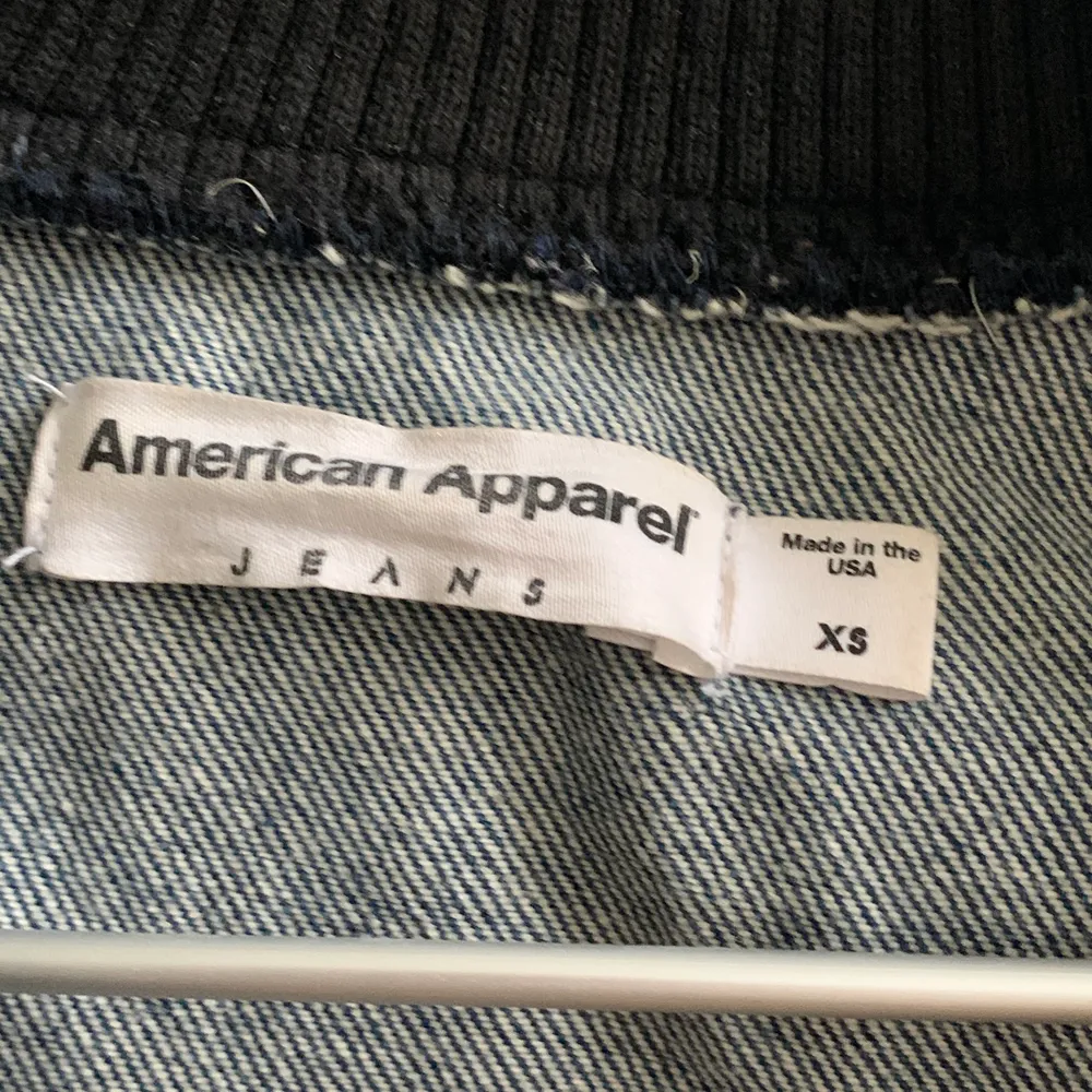 jeansjacka från american apparel, knappt använd. nypris 1000+kr. Jackor.