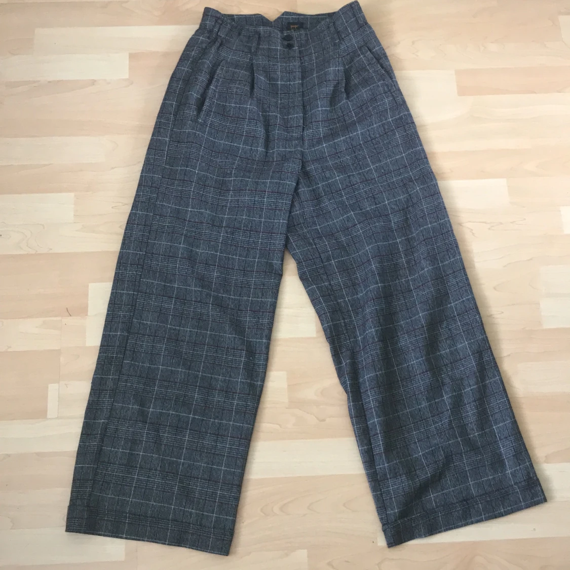 Långa, rutiga byxor med hög midja - 91