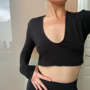 Svart topp från asos - Topp från asos 