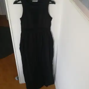 Size Small maxi dress black, linnen %100