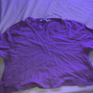  - Fin topp från nakd i lilac färg🔥 Fler bilder kan lösas, köpare betalar för frakt💞