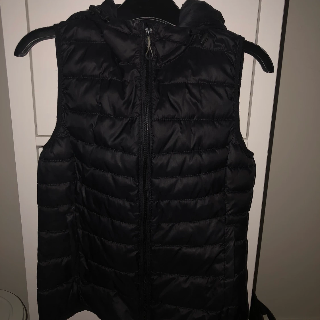 Svart väst - 90