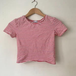 Randig croptop!  - Supersnygg croptop från Zara. Aldrig använd! 