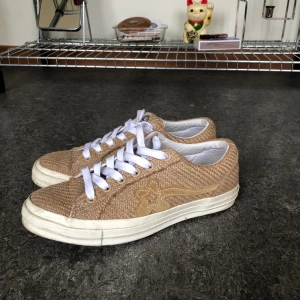 GOLF le FLEUR CONVERSE - SKITSNYGGA!! Endast använda ett fåtal gånger. 