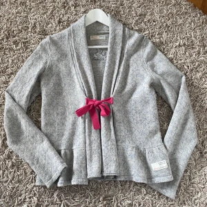 Odd Molly kofta - Fin kofta från Odd Molly endast använd fåtal gånger. Nypris 2000 kr. 