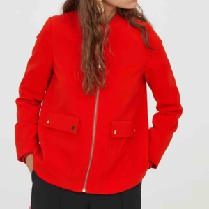  - Helt ny jacka, passar xs/s Kan fraktas.