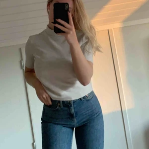  - Säljer min snygga tröja från Zara, aldrig använd tyvärr. Köparen står för frakten vilket är 50kr 💖