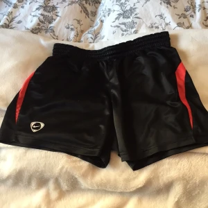  - Nike shorts 