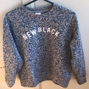  - New Black tröja