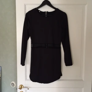  - Beställd från Shein, strl L men motsvarar snarare XS/S. Aldrig använd. Dekorativ del med mesh (se bild)