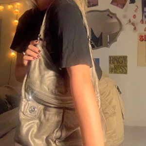 vintage Marc Jacobs väska  - riktig Marc by Marc Jacobs väska i riktigt läder 