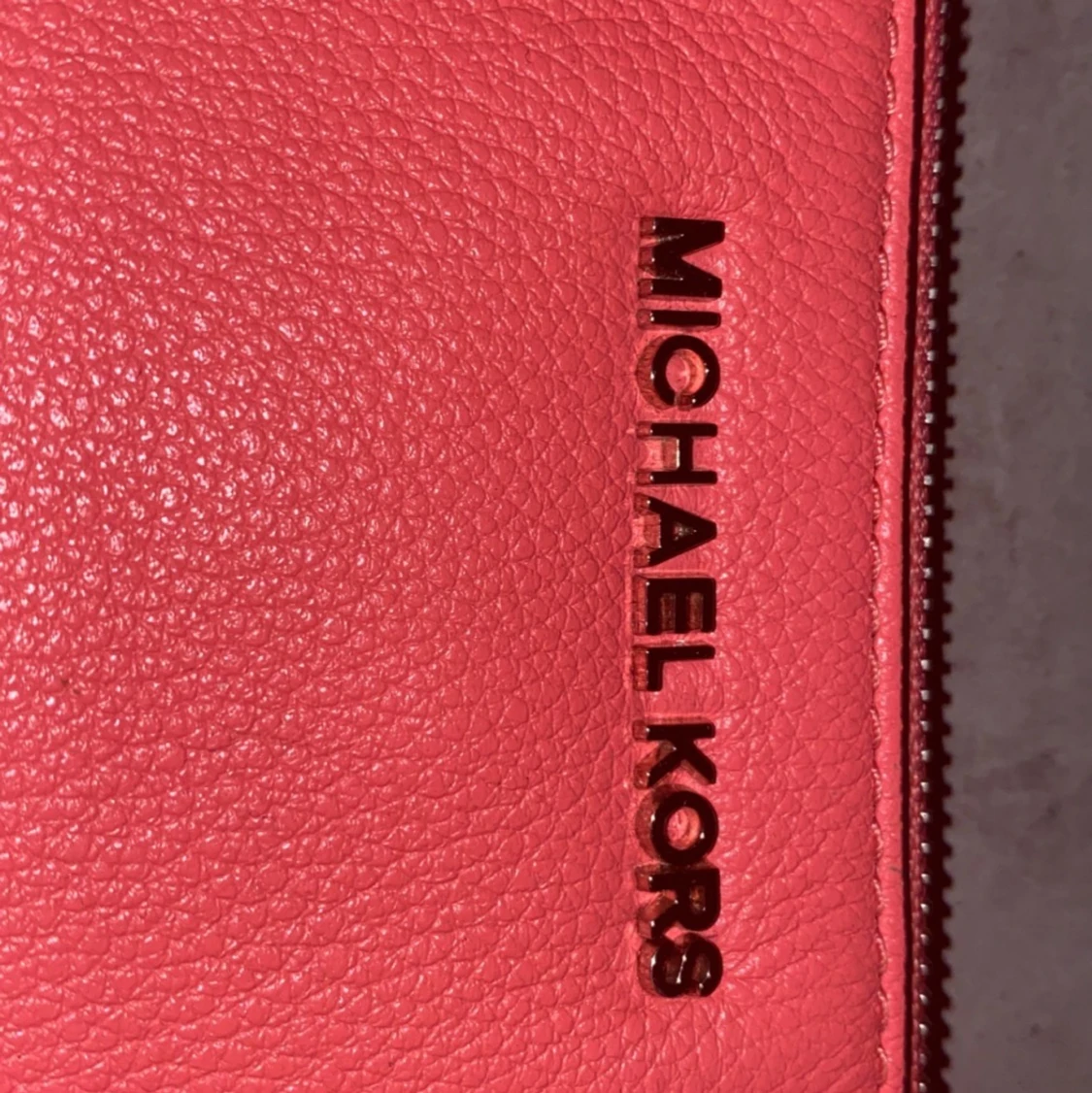 Michael kors kuvert väska 