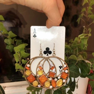 Örhängen - Suuuperfina örhängen, osäker om jag vill sälja men buda på!