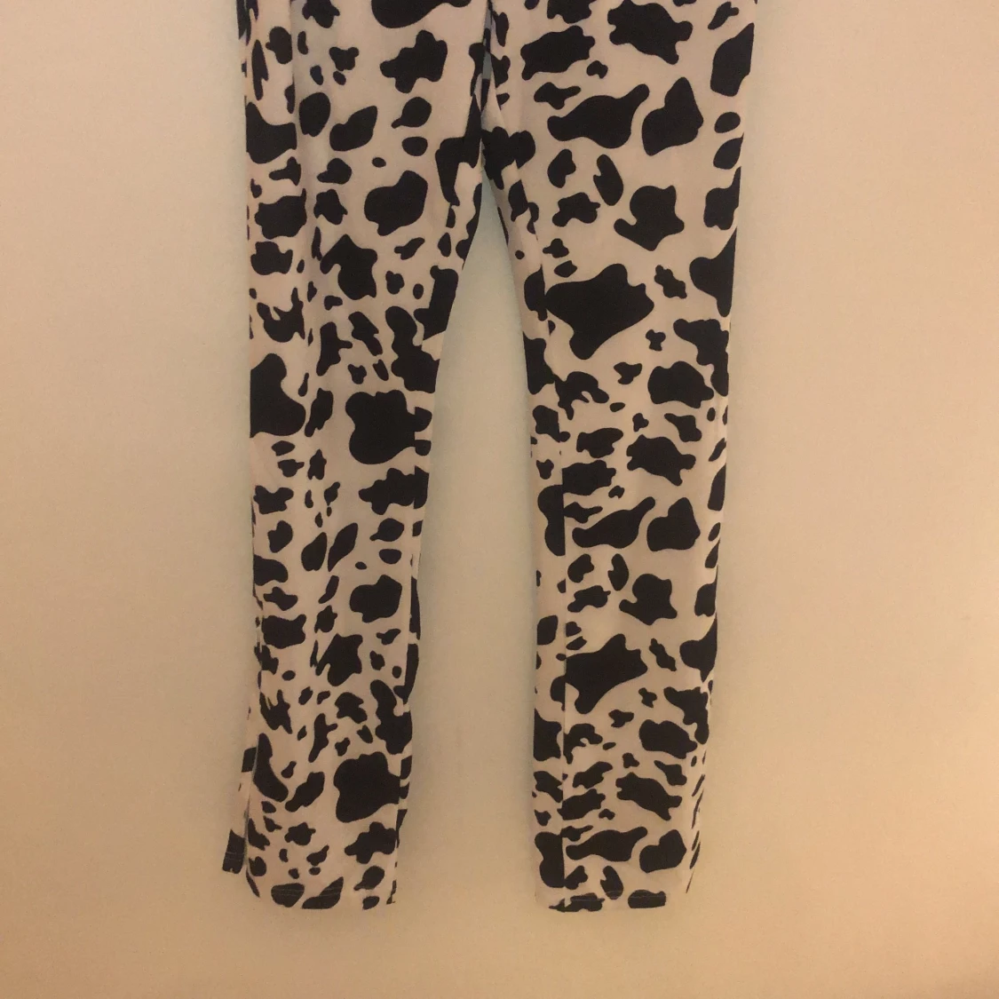 Djurmönstrade byxor