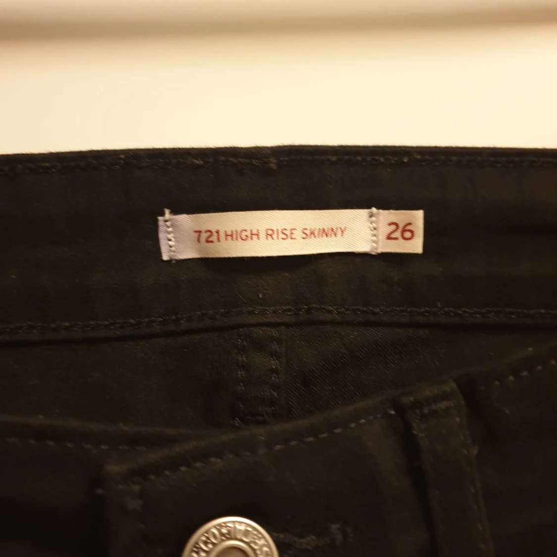 Levis 721 high rise skinny, strl 26