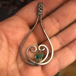 Hängsmycke - Handgjort