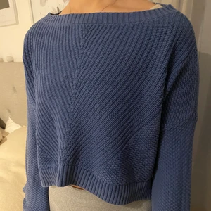 Hollister Tröja - Jag säljer nu min Hollistertröja i storlek S. Använd fåtal gånger. Vid frågor, hör av er! Frakt tillkommer 🌸