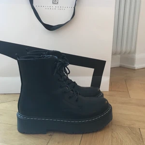 Boots Strl. 38 - Boots från Nelly i storlek 38💕 Ny skick, inköpta för 649kr