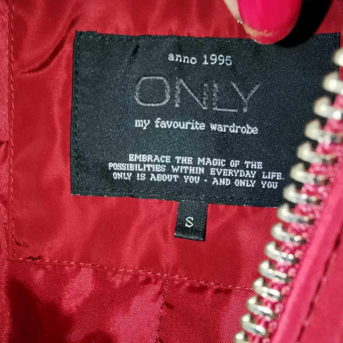 Röd bomberjacka strl S - 91